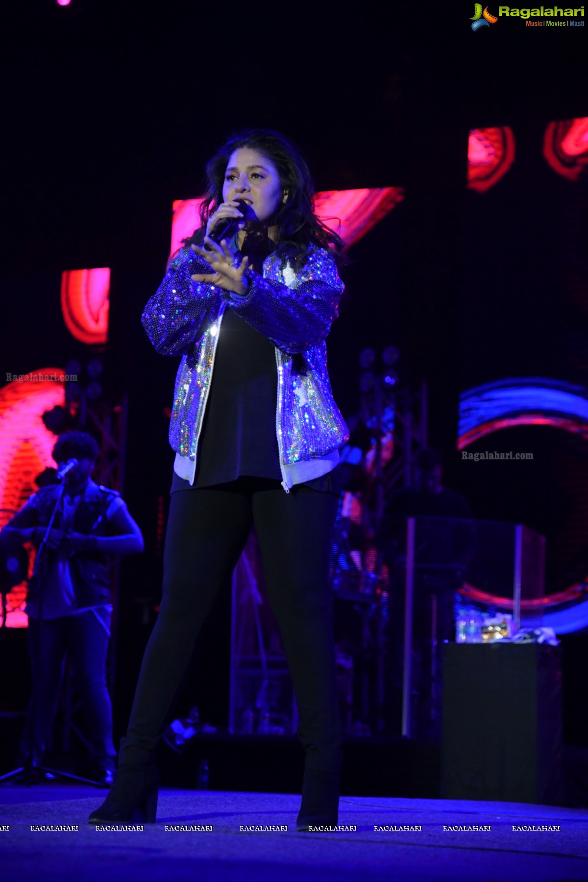 Sunidhi Chauhan Concert @ TKR College Fest - Shiznay 2019