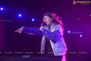 Sunidhi Chauhan Concert @ TKR College Of Engineering 