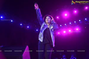 Sunidhi Chauhan Concert @ TKR College Of Engineering 