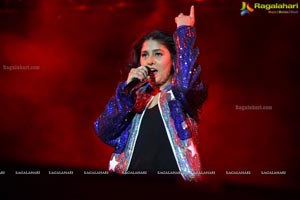 Sunidhi Chauhan Concert @ TKR College Of Engineering 