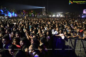 Sunidhi Chauhan Concert @ TKR College Of Engineering 