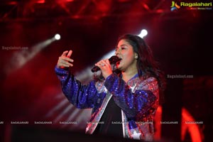 Sunidhi Chauhan Concert @ TKR College Of Engineering 