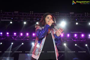 Sunidhi Chauhan Concert @ TKR College Of Engineering 