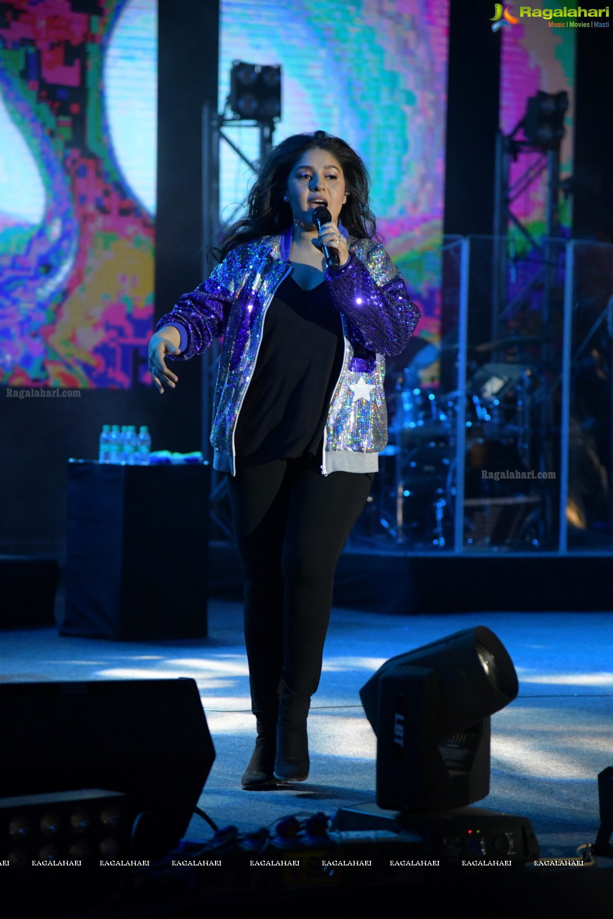 Sunidhi Chauhan Concert @ TKR College Fest - Shiznay 2019