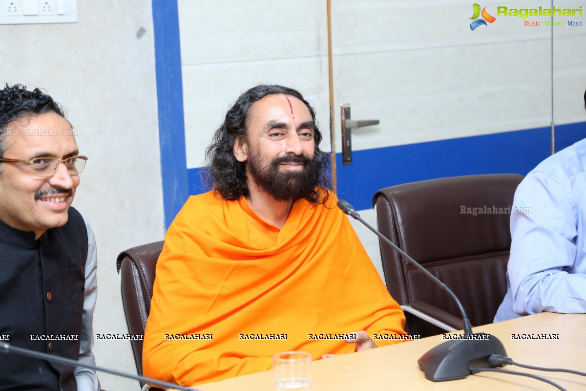 Swami Mukundananda Delivers a Talk On ‘Technology For Mind Management’ at Visvesvaraya Bhavan