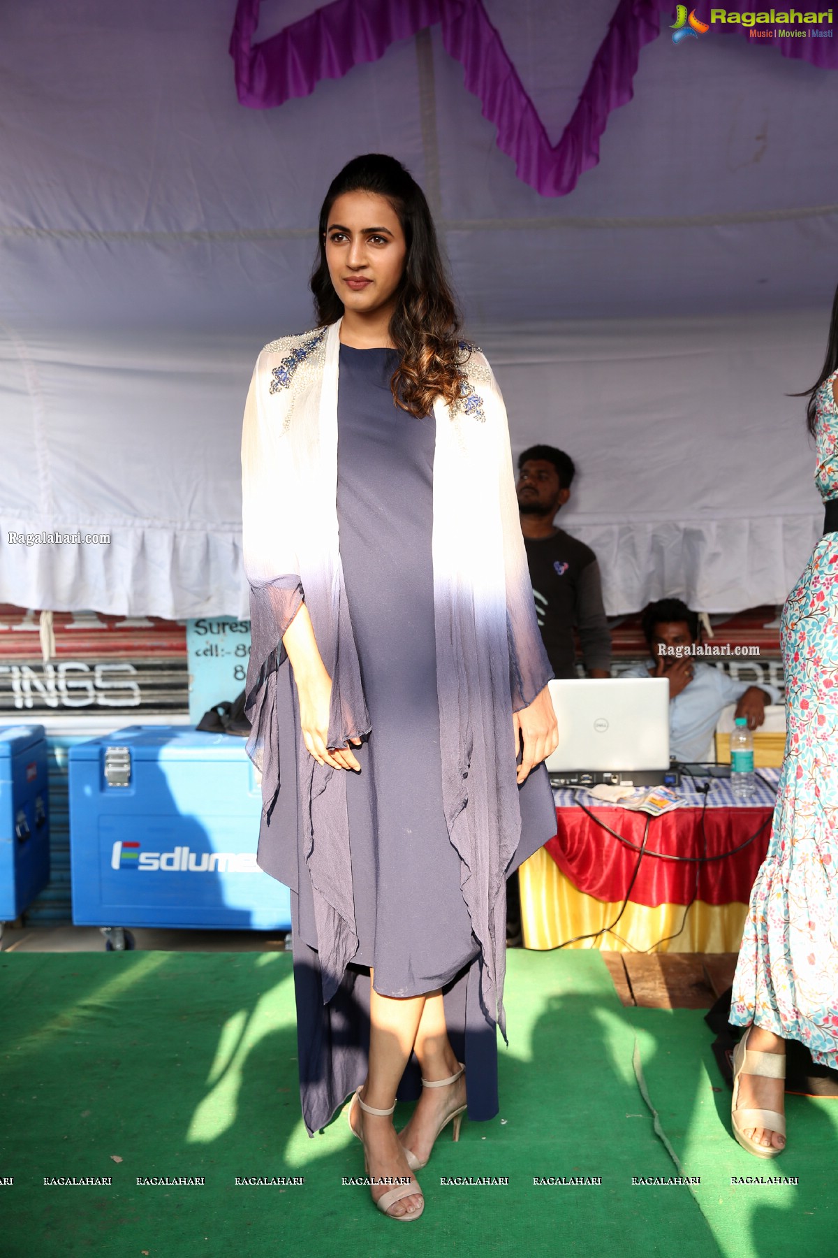 Cellbay Multi-Brand Mobile Store Launch by Niharika Konidela at Nallagandala