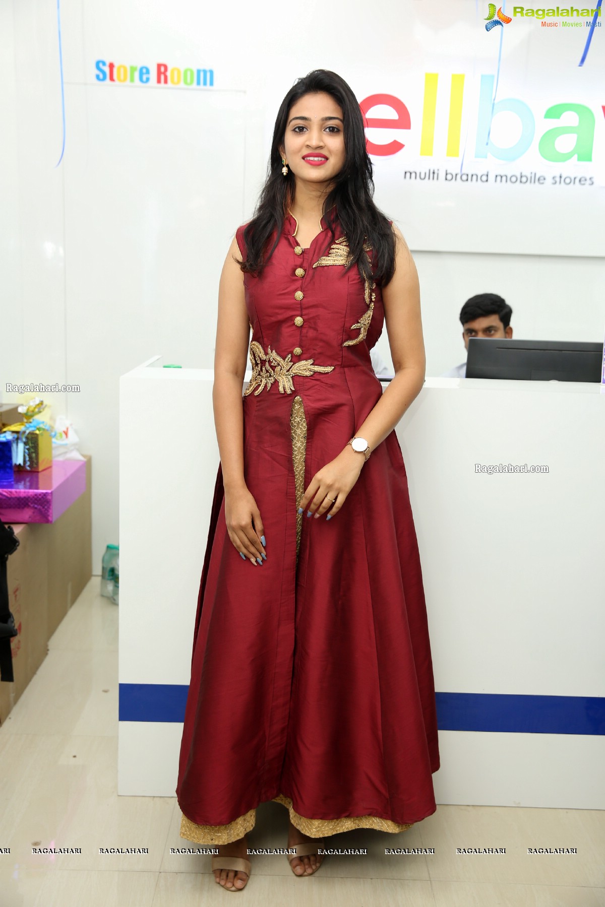 Cellbay Multi-Brand Mobile Store Launch by Niharika Konidela at Nallagandala