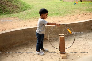 Experiential Learning in The Early Years at Toddler's Den