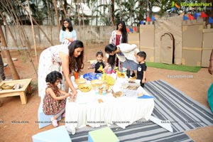 Experiential Learning in The Early Years at Toddler's Den