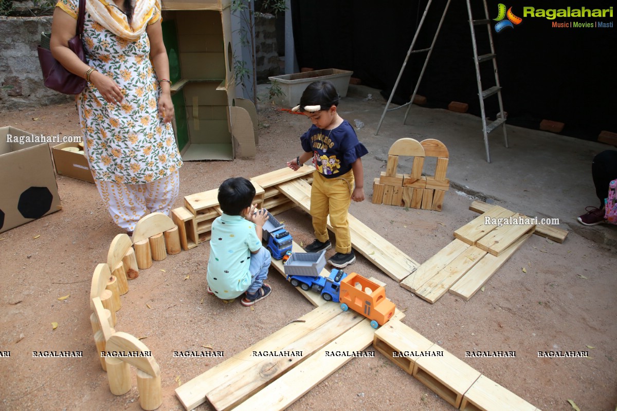 Experiential Learning in The Early Years at Toddler's Den