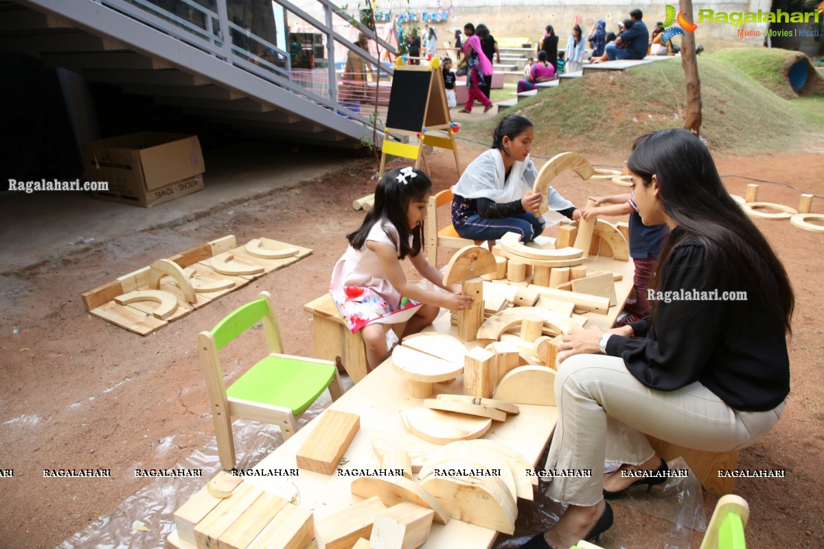 Experiential Learning in The Early Years at Toddler's Den