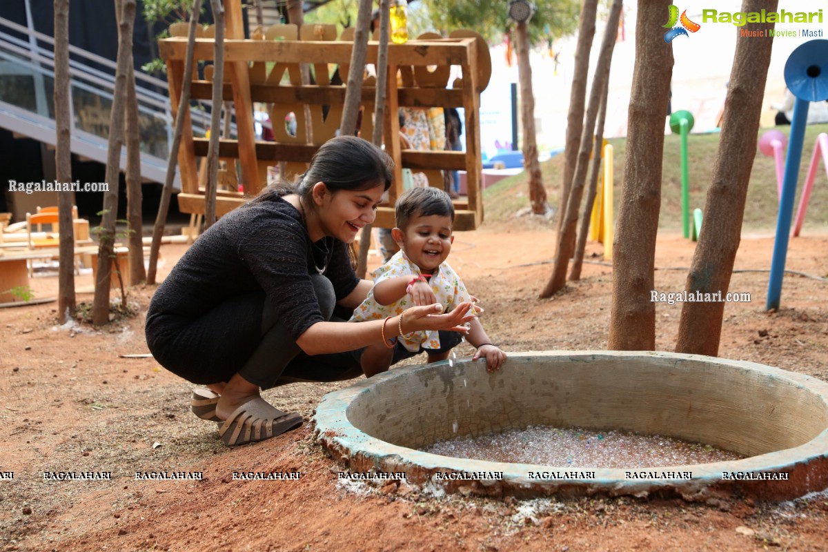 Experiential Learning in The Early Years at Toddler's Den