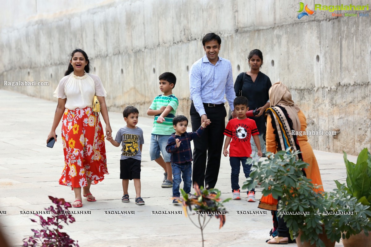 Experiential Learning in The Early Years at Toddler's Den