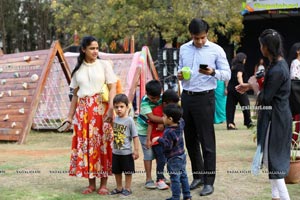 Experiential Learning in The Early Years at Toddler's Den