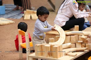 Experiential Learning in The Early Years at Toddler's Den