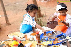 Experiential Learning in The Early Years at Toddler's Den