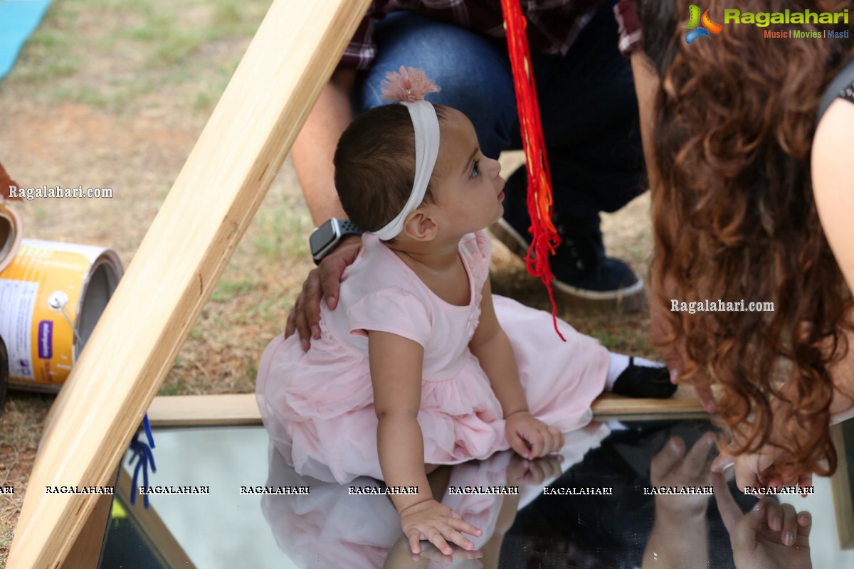 Experiential Learning in The Early Years at Toddler's Den