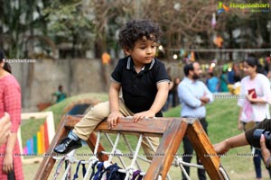 Experiential Learning in The Early Years at Toddler's Den