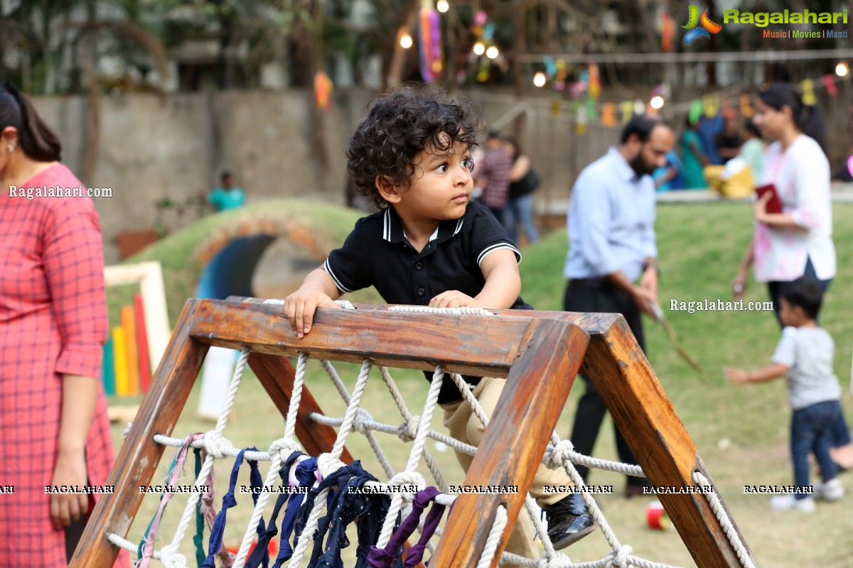 Experiential Learning in The Early Years at Toddler's Den