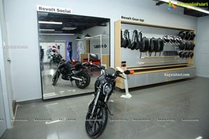 Revolt Intellicorp AI-Enabled Motorcycle RV 400 in HYD