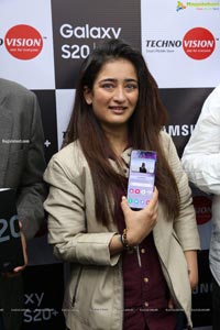 Samsung Galaxy S20 & S20+ Launch by Akshara Haasan