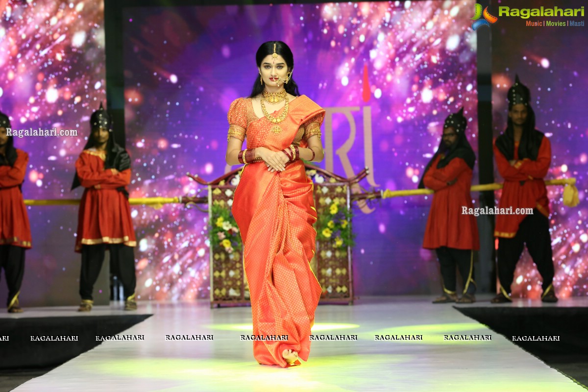 Sthri Grand Fashion Show at N Convention, Hyderabad