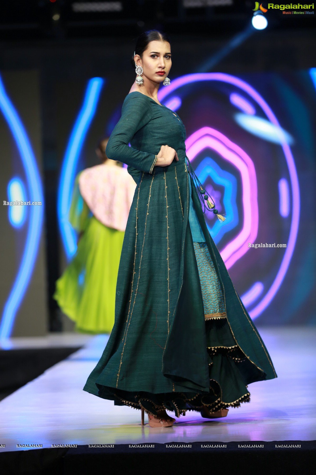 Sthri Grand Fashion Show at N Convention, Hyderabad