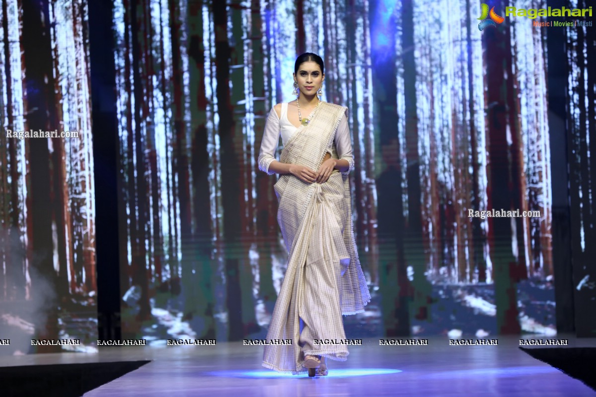 Sthri Grand Fashion Show at N Convention, Hyderabad