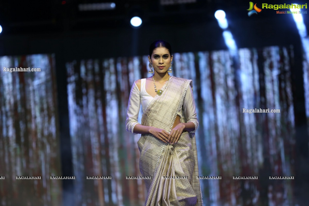 Sthri Grand Fashion Show at N Convention, Hyderabad