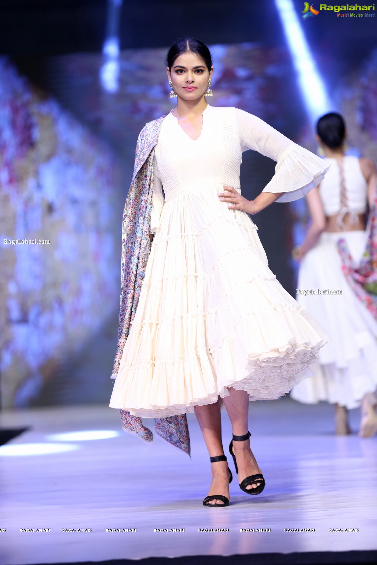 Sthri Grand Fashion Show at N Convention, Hyderabad