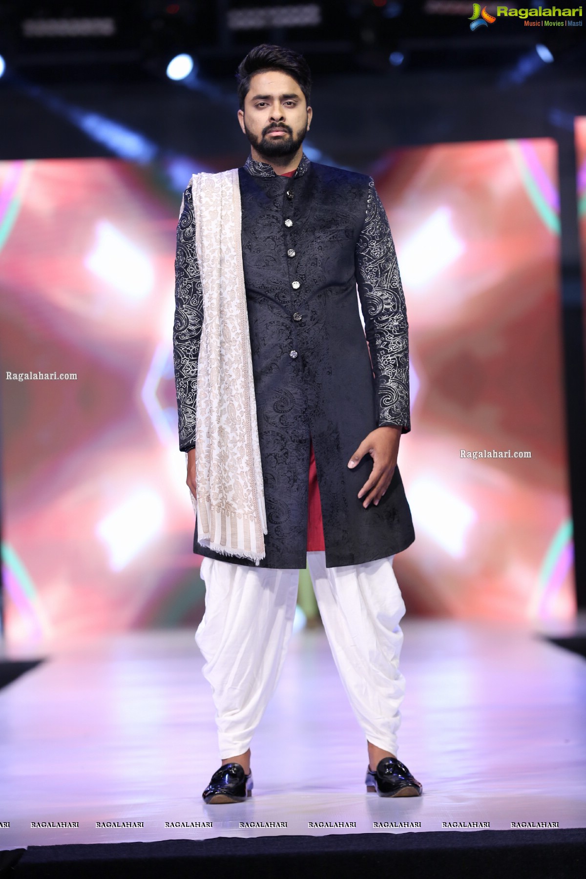 Sthri Grand Fashion Show at N Convention, Hyderabad