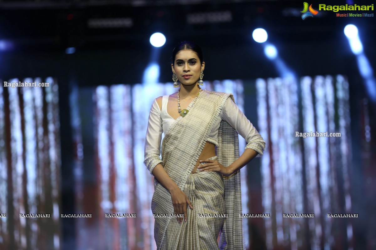 Sthri Grand Fashion Show at N Convention, Hyderabad