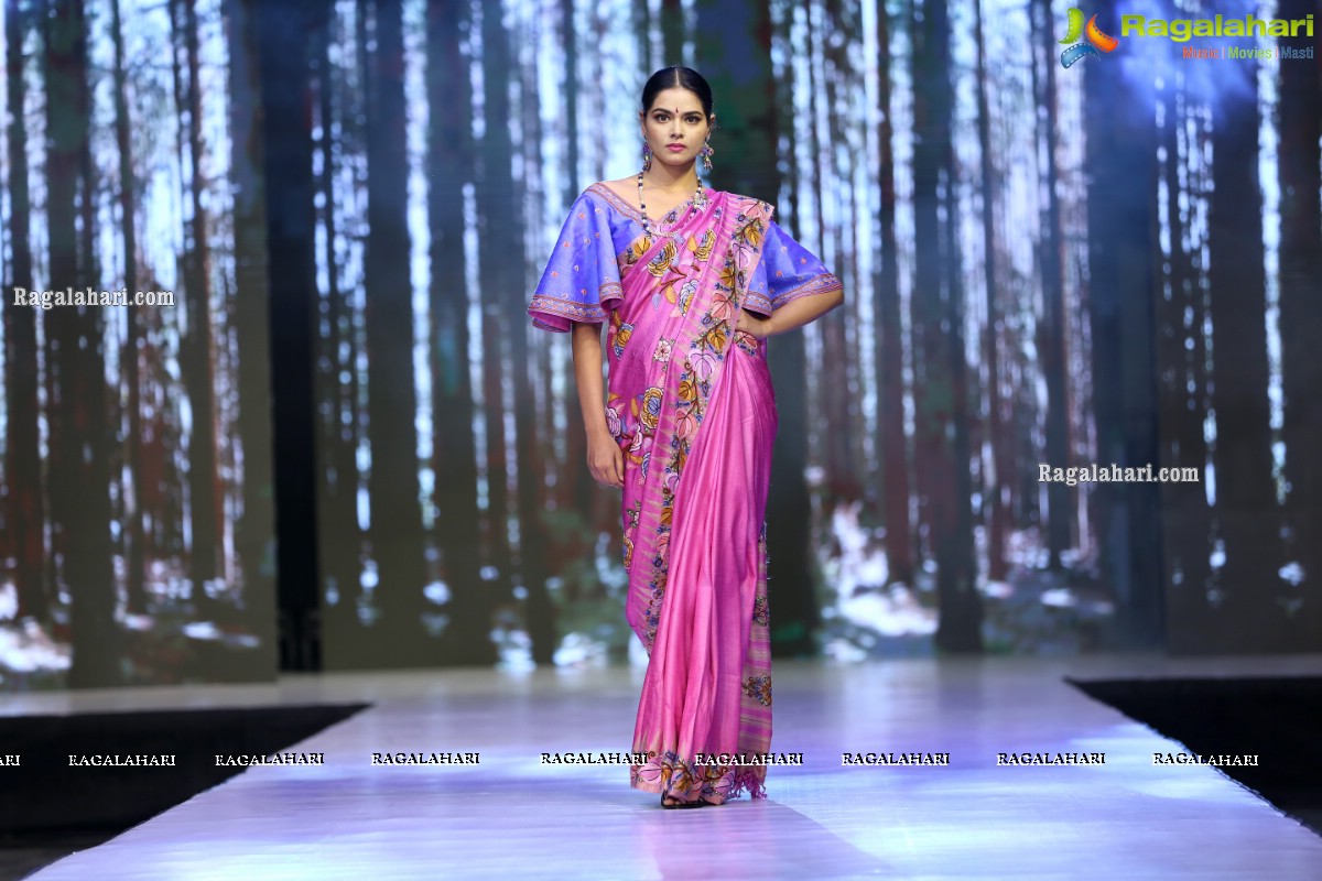 Sthri Grand Fashion Show at N Convention, Hyderabad