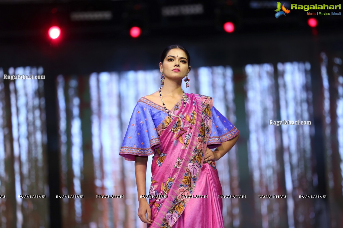 Sthri Grand Fashion Show at N Convention, Hyderabad