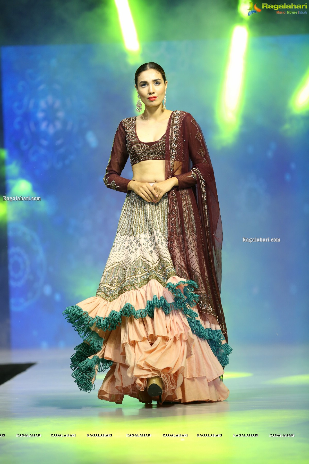 Sthri Grand Fashion Show at N Convention, Hyderabad