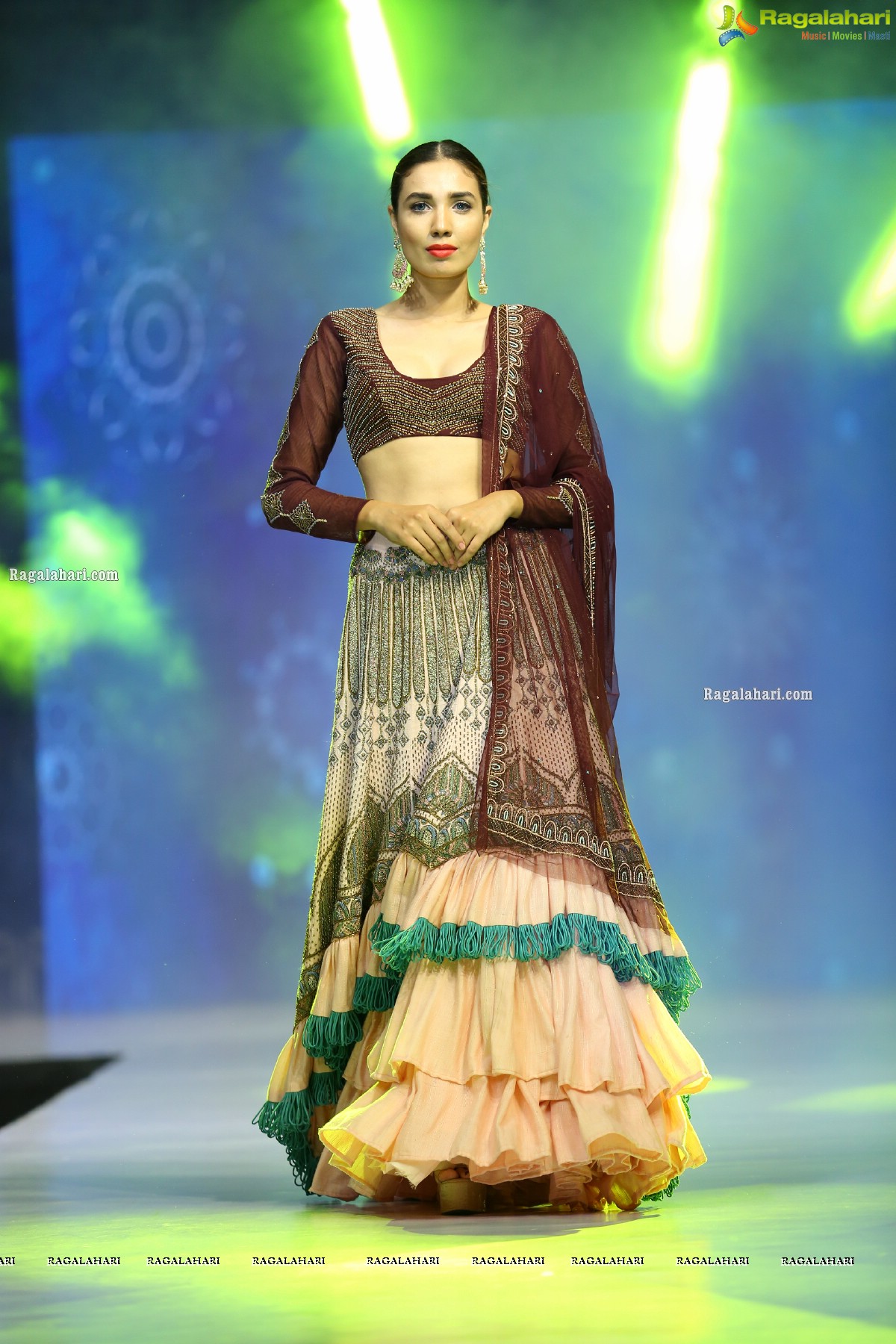 Sthri Grand Fashion Show at N Convention, Hyderabad