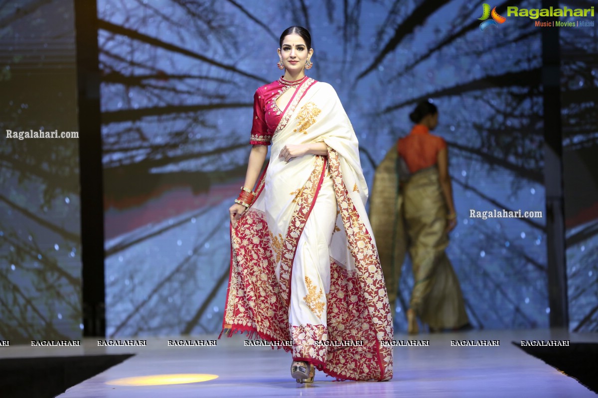 Sthri Grand Fashion Show at N Convention, Hyderabad