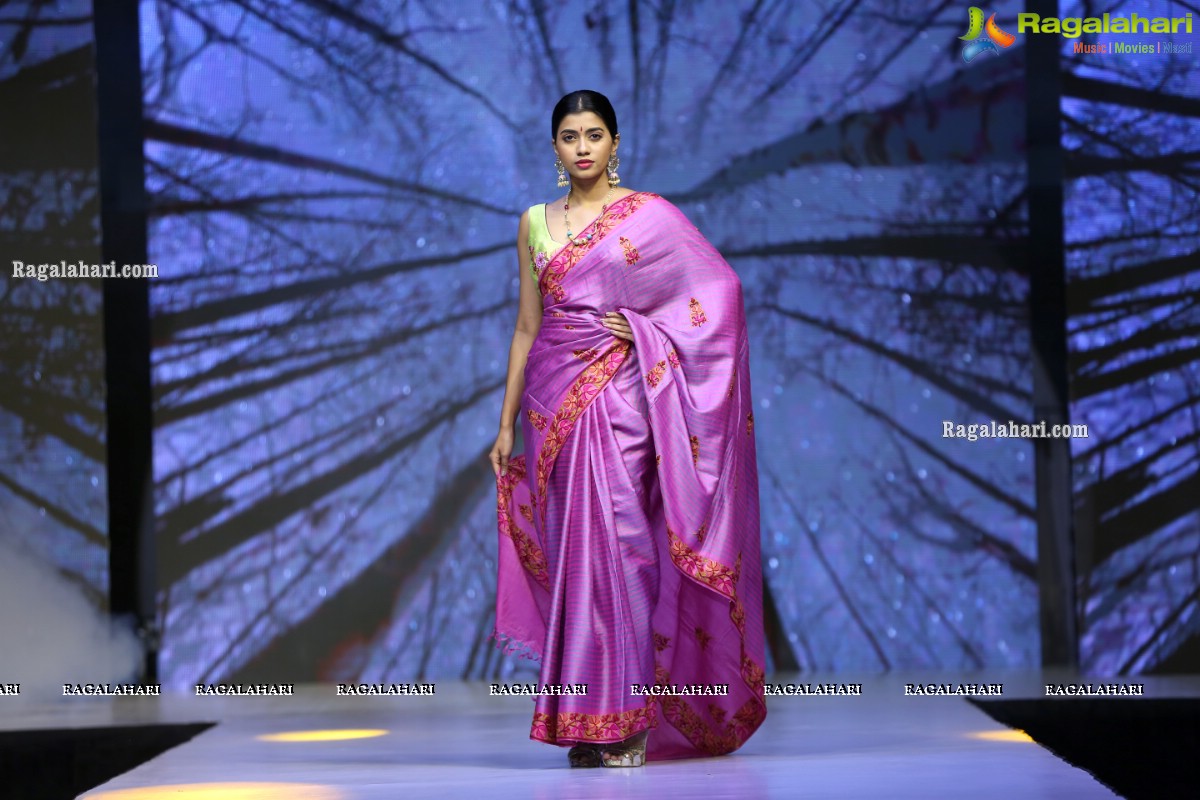 Sthri Grand Fashion Show at N Convention, Hyderabad