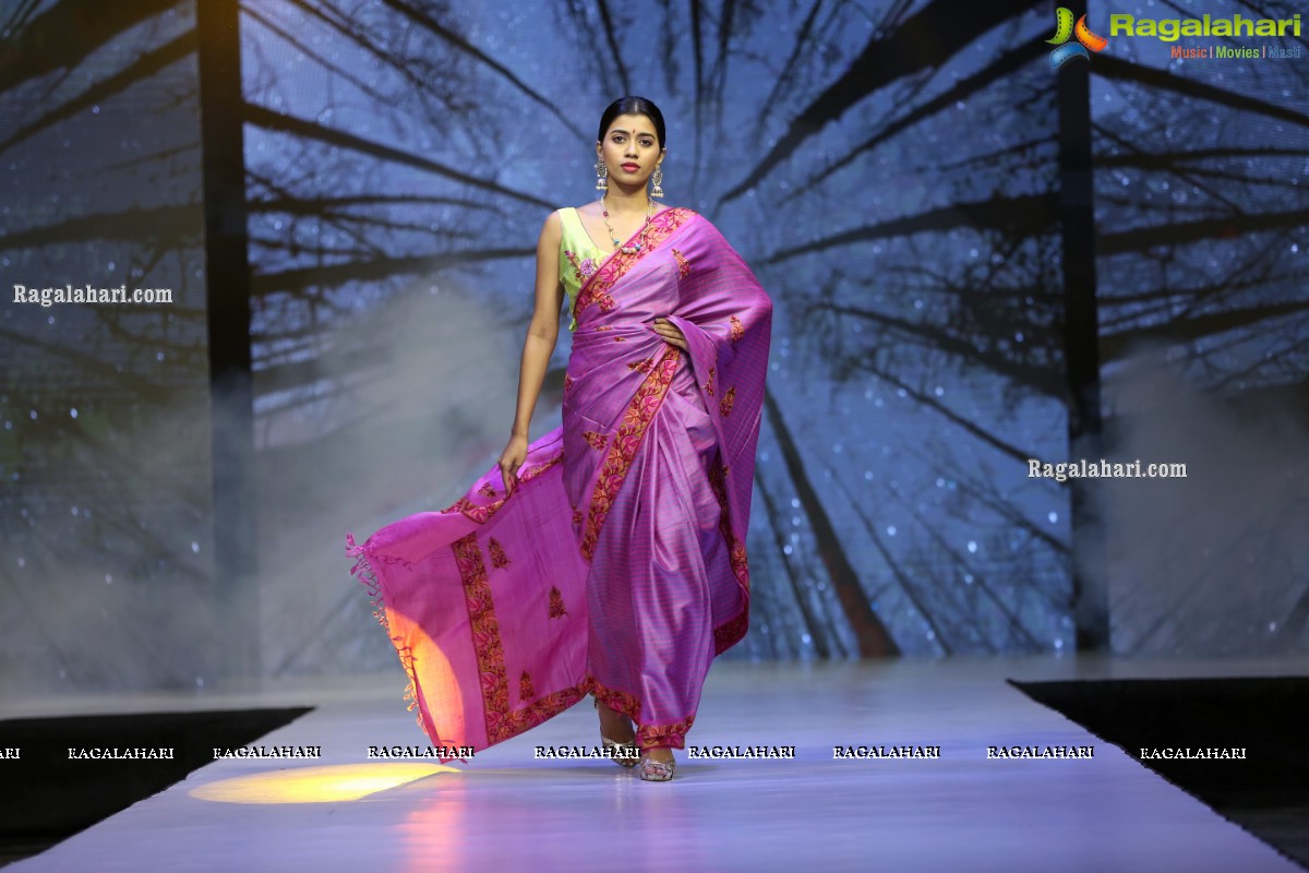 Sthri Grand Fashion Show at N Convention, Hyderabad