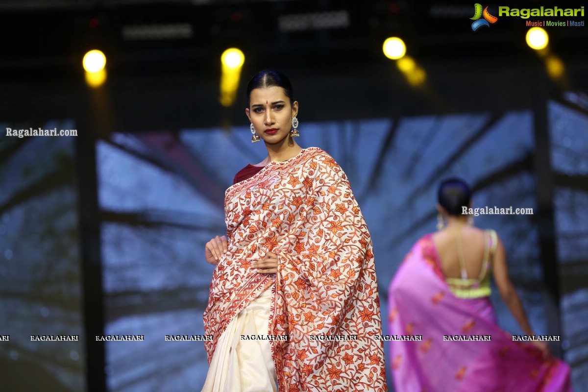 Sthri Grand Fashion Show at N Convention, Hyderabad