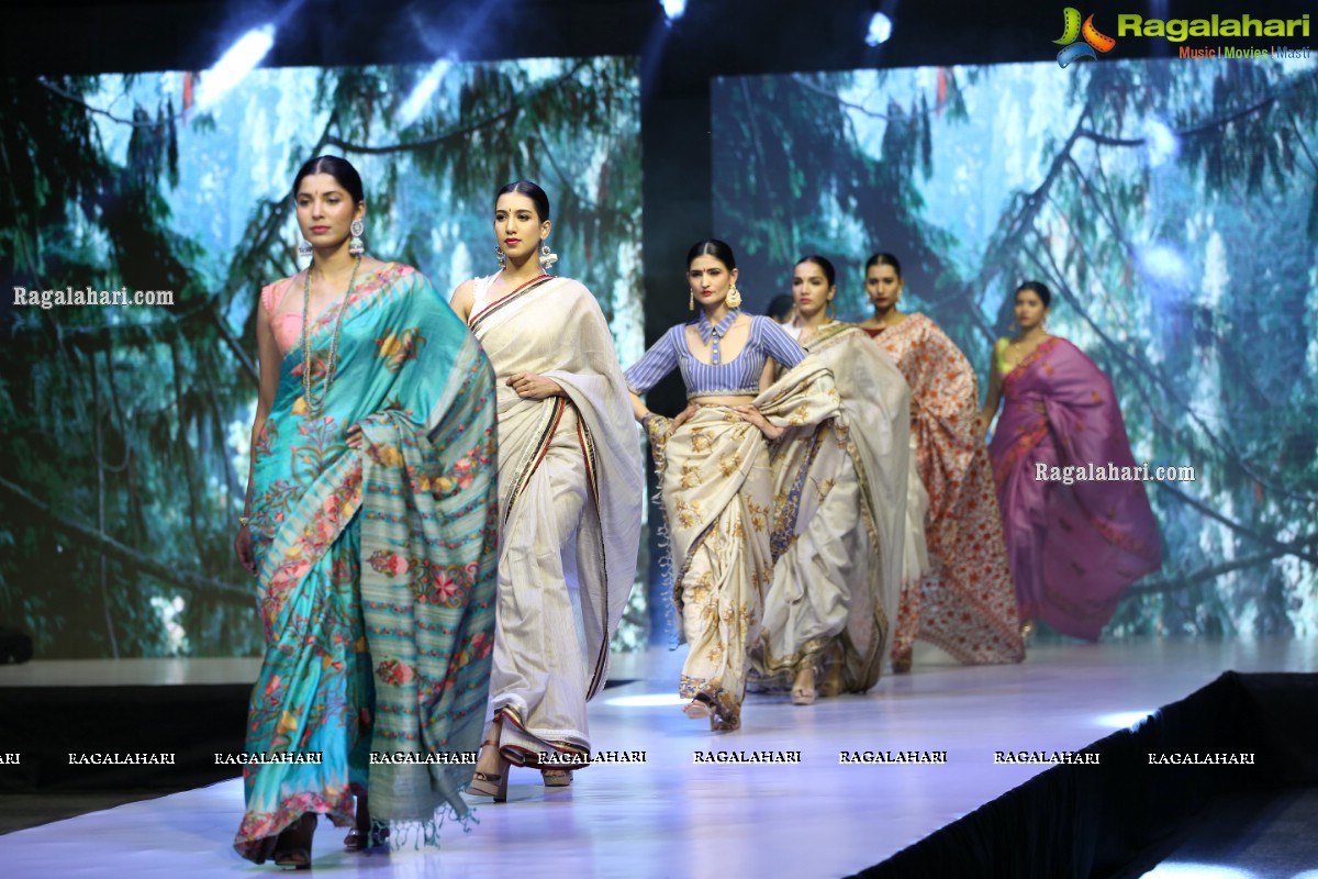 Sthri Grand Fashion Show at N Convention, Hyderabad