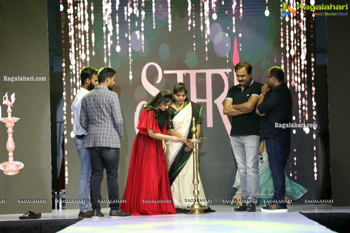 Sthri Grand Fashion Show at N Convention, Hyderabad