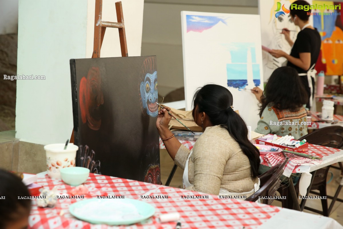 Woman Art Camp 2020 at State Art Gallery