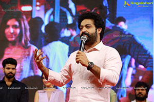 Thellavarithe Guruvaram Pre-Release Event