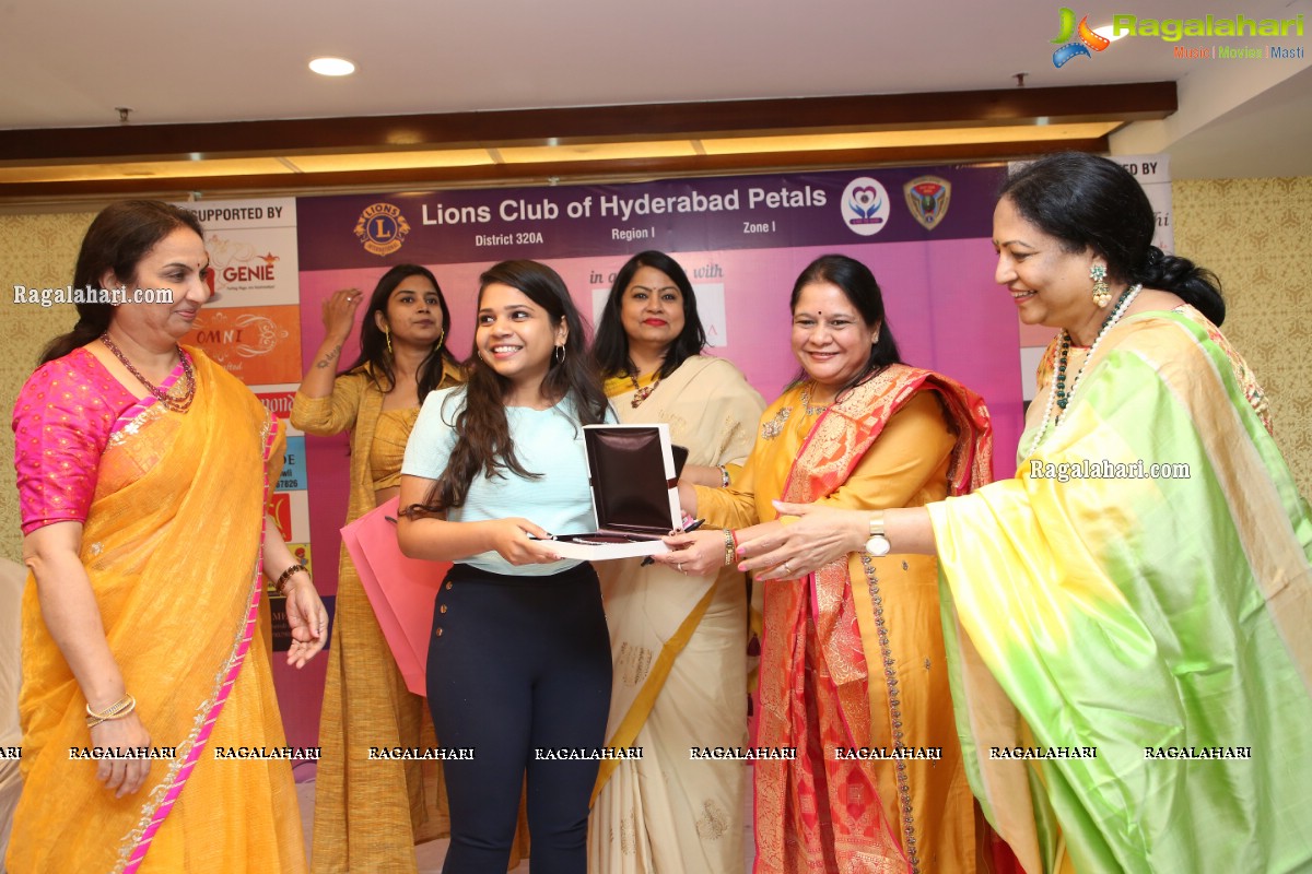 Lions Club of Hyderabad Petals Tambola at Smoky Pitara