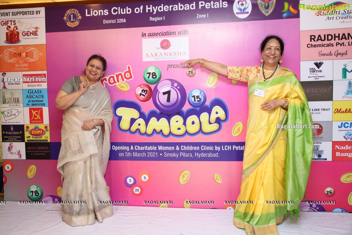 Lions Club of Hyderabad Petals Tambola at Smoky Pitara