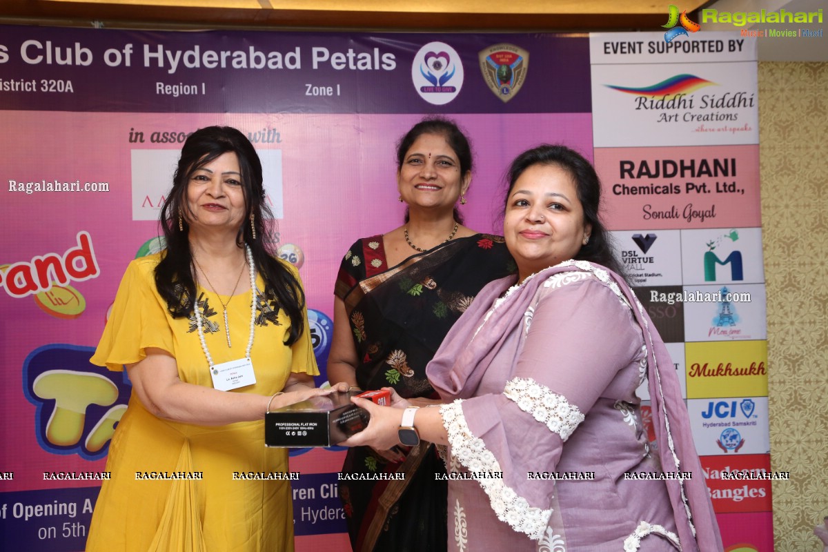 Lions Club of Hyderabad Petals Tambola at Smoky Pitara