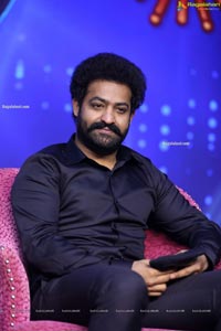 Jr NTR To Host Meelo Evaru Koteeswarudu Season 5