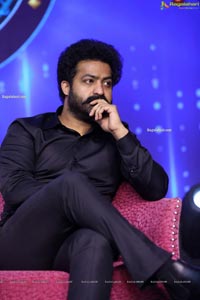 Jr NTR To Host Meelo Evaru Koteeswarudu Season 5