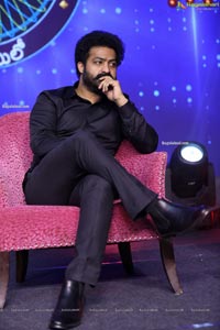 Jr NTR To Host Meelo Evaru Koteeswarudu Season 5